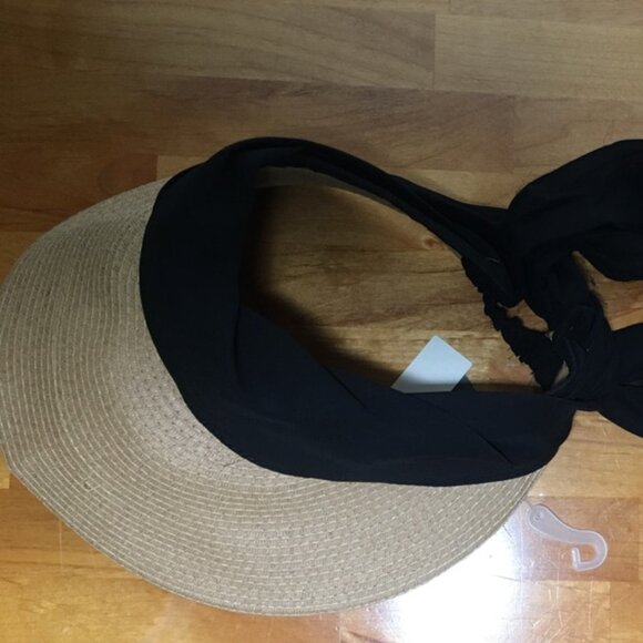 Vince Camuto Straw Visor with Black Bow NWT - Picture 1 of 5